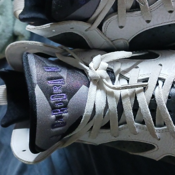 Shoes - Picture 1 of 2